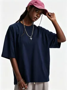 Detailed view of the dark navy oversized drop-shoulder short-sleeve tee with relaxed boxy fit.
