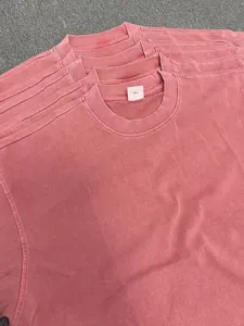 Washed retro short sleeve t-shirt detail, heavy cotton fabric, vintage solid color round neck.