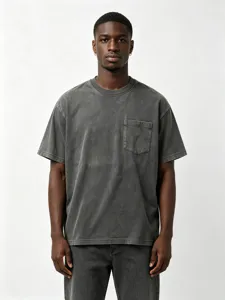 Vintage washed cotton pocket t-shirt for men, relaxed fit basic short sleeve casual top.