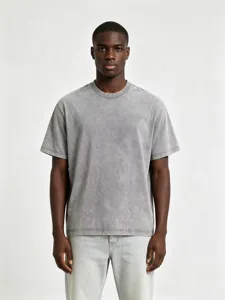 Men's vintage washed grey crewneck t-shirt, casual loose fit short sleeve solid basic top.