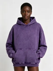 Sudadera con capucha oversize lavada vintage con bolsillo, estilo streetwear casual.