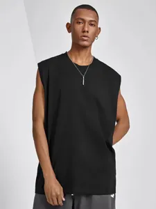 Men's casual loose black sleeveless tank top hip-hop style vintage basic vest detail view