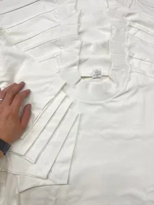 Heavyweight 320G loose oversize short sleeve t-shirt, casual streetwear high collar white tee.
