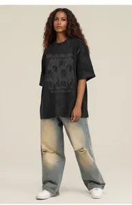 Detailed view of the vintage washed hip-hop short-sleeve t-shirt with graphic print.