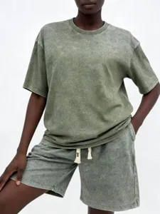 Vintage washed men's short sleeve t-shirt and shorts set streetwear casual cotton apparel.