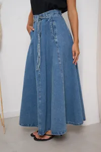 High-waist denim maxi skirt with matching belt, classic blue wash casual long skirt for women.
