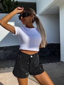 Pantaloncini di jeans dritti decorati con strass di moda da strada estiva da donna