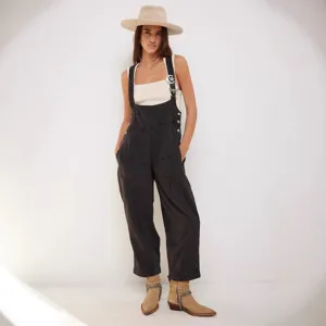 Salopette en denim ample et décontractée pour femme sans manches vue principale modèle