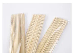 Piquets en bambou pour arrangements floraux, bouquets DIY et outils de barbecue. En bois.