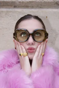 Women vintage round sunglasses oversized retro chic French style luxury fashion eyewear.