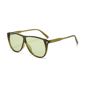 Retro green frame aviator sunglasses for men and women, stylish vintage UV protection sun eyewear.