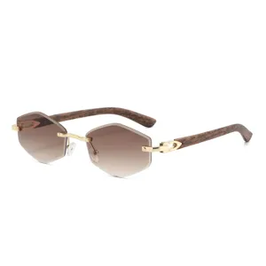 Vintage rahmenlose Farbverlauf Sonnenbrille mit Holzoptik Bügeln und goldenem Metall Detail.
