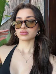 Schicke Leopard Cat Eye Sonnenbrille für Damen, trendiger UV-Schutz und Dreiecksform.