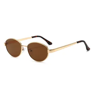 Gafas de sol ovaladas de metal retro para mujer, estilo old money vintage moda con lentes marrones.