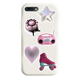 Coque de téléphone esthétique rose Y2K décorée de stickers mignons comme gâteau et rollers.