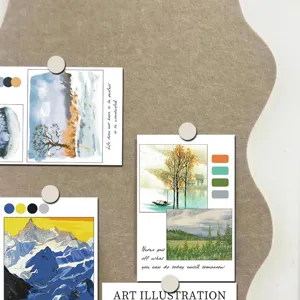 Detailansicht künstlerischer Landschafts-Illustrationskarten zur Wanddekoration.