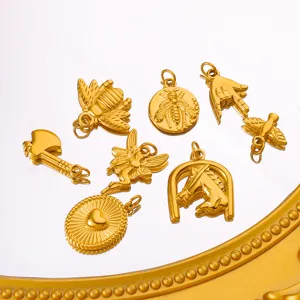 Ensemble de pendentifs en métal doré avec abeille, fée, tête de cheval et cœur pour bijoux.