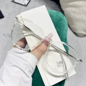 Gafas anti luz azul con montura transparente, estilo cuadrado grande para uso diario.