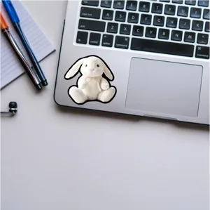 Adhésif mignon lapin blanc en peluche, sticker esthétique étanche pour coque de téléphone.