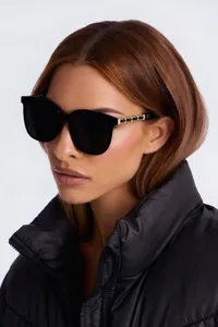Lunettes de soleil de luxe femme grande monture carree branches chaine cuir metal chic UV400