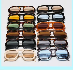 Vintage quadratische Sonnenbrille Kollektion mit verschiedenen modischen Gestellfarben und Gläsern.