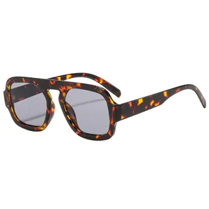 Retro oversized quadratische Sonnenbrille mit Schildpatt-Rahmen und flachem Oberrand.