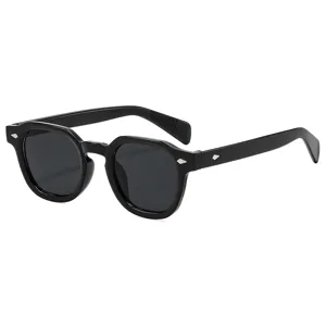Klassische schwarze Vintage Sonnenbrille mit Nieten fur Alltag und modisches Fahren.