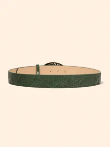 Women retro embossed leather belt with vintage carved metal buckle for stylish outfits.