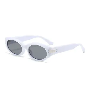 Gafas de sol ovaladas de ojo de gato blancas de moda para mujer, vista principal retro sol.