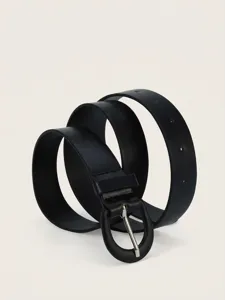 Detailed view of women's black thin leather belt with classic round buckle and neat texture.