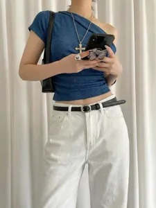 Korean style thin black belt with square buckle for women, versatile denim skirt waist accessory.