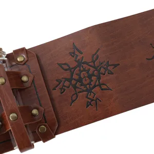 Gedetailleerd overzicht van middeleeuwse cosplay leren riem met toverdrank fles, bruin.