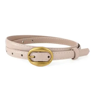 Ceinture fine en cuir vintage pour femme avec boucle ovale en métal antique, élégante et chic.