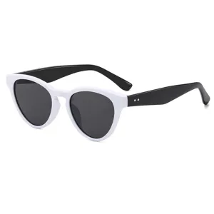Gafas de sol de ojo de gato retro para mujer montura blanca y patillas negras UV400
