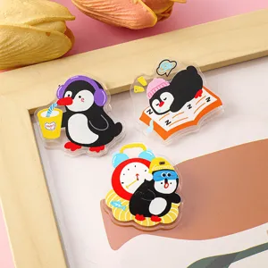 Niedliches Cartoon Pinguin Acryl Brosche Set, schöner Schultaschen Anstecker für Kinder.
