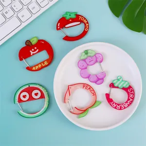 Simpatici portachiavi moschettoni in acrilico frutta, design mela pomodoro fragola zaini.