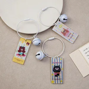 Llavero acrílico de dibujos animados de doble cara con cable de acero y campana para regalo.