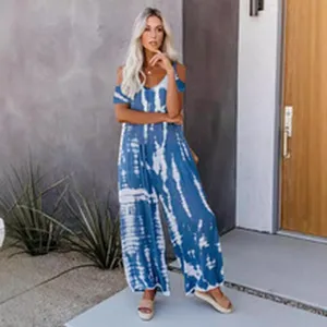 Eleganter blau-weißer Batik-Jumpsuit mit kalten Schultern und weitem Bein für den Sommer