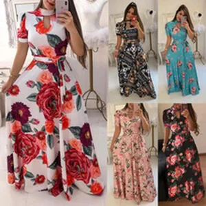 Elegantes Maxikleid mit Blumenmuster, Ausschnitt und kurzen Ärmeln für den Sommer
