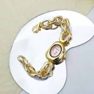 Gold unregelmäßige Kette Damen Quarz Uhr Punk Vintage Stil Mode Armbanduhr Zifferblatt