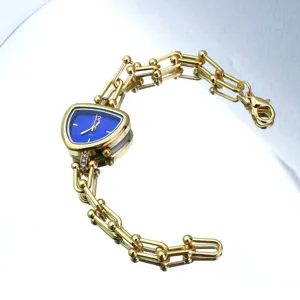 Quartz Horloge Dames Onregelmatige Kast Armband Schakelketting Strass Mode Luxe Casual Horloge Voor Vrouwen Cadeau Decoratief Polshorloge