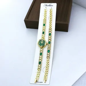 Goldener Quarz-Uhr-Set mit grünem Zifferblatt und Strass, elegante Mode-Armbanduhr für Damen.