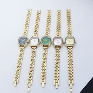 Montre à Quartz pour Femme à Cadran Carré Bracelet en Alliage Métallique Montre-Bracelet Élégante pour Femme Étudiante