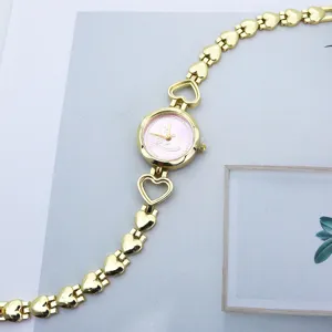 Goldene Herz Glieder Damen Quarz Uhr mit süßem Pony Zifferblatt Mode Studenten Armbanduhr