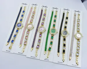 Set elegante di orologio e bracciale donna strass quadrati moda quarzo multicolore