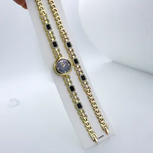 Damen Quarzuhr Armband Set gold Mode kleines Zifferblatt Strass Uhren Detailansicht