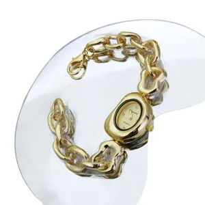 Damen Quarzuhr mit unregelmäßigem Zifferblatt klobigem goldenen Kettenarmband Punk