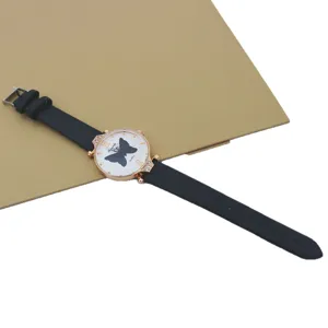Reloj de cuarzo de moda para mujer con correa de cuero negro y elegante esfera de mariposa.