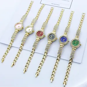 Elegante Legierung Strass Armband Quarzuhr Kleine Runde Zifferblatt Kristall Eingelegt Mode Luxus Kleid Armbanduhr Für Damen Geschenk