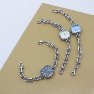 Luxus Mode Ketten Glieder Quarzuhr fuer Damen, elegante quadratische Armbanduhr Schmuck.
